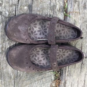 Girls size 13 LL Bean Mary Jane shoes